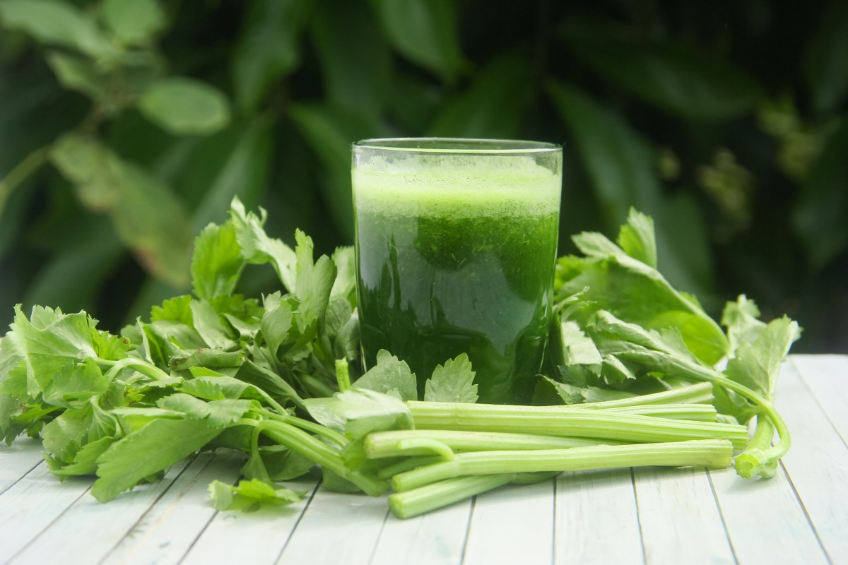 Agua de apio y naranja: una receta para mejorar tu metabolismo y desintoxicarte