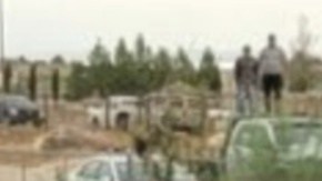 Los agentes de la Patrulla Fronteriza pusieron bajo custodia a todos los sopechosos que estaban en la casa.