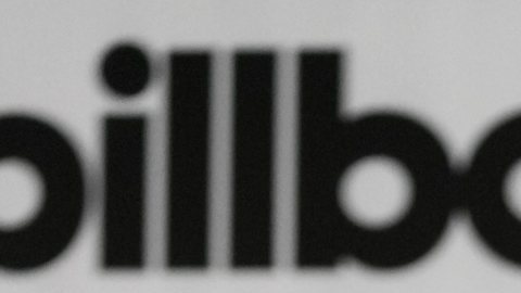 Beéle, cantante colombiano, fue demandado por su ex, la modelo venezolana Isabella Ladera.