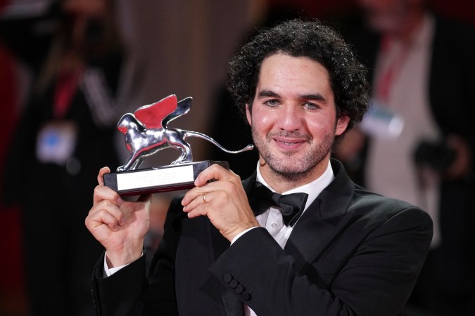 Benny Safdie fue reconocido como Mejor Director en esta edición.