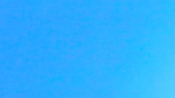 Carlos Adyan, presentador del programa En Casa con Telemundo.