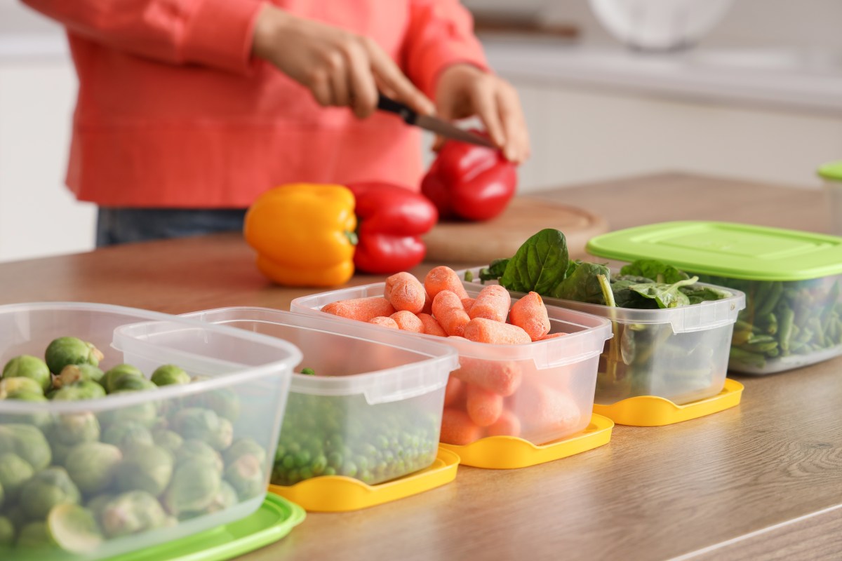 ¿Por qué no deberías guardar comida en envases de mantequilla? Una ingeniera de alimentos lo explica