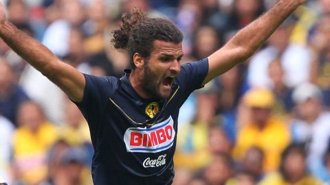 Oswaldo Vizcarrondo en partido con Club América.