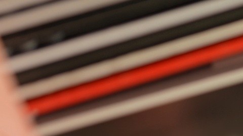 El gasto total con tarjetas de crédito y débito por hogar aumentó un 1.7% interanual en agosto, en comparación con el 1.8% interanual en julio.