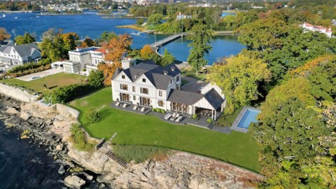 La antigua residencia de Charles Revson es una de las más lujosas de la exclusiva comunidad de Westchester, NY.