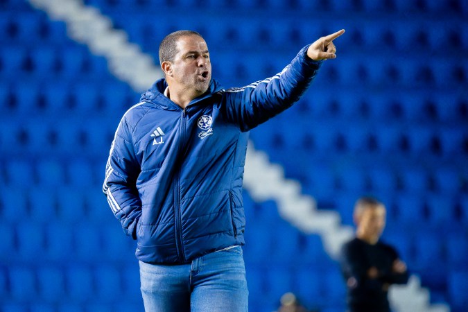 André Jardine afirma que pidió a Allan Saint-Maximin.