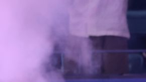 Jannik Sinner sale a pista en su partido contra Alexander Bublik.