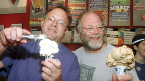 Jerry Greenfield se caracterizó por usar su marca, Ben & Jerry's para diferentes causas sociales en el mundo.