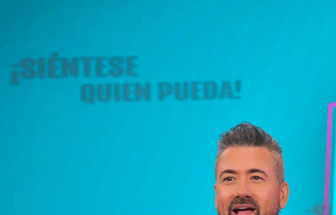 Jorge Bernal y Chiquibaby en el programa ¡Siéntese Quien Pueda!, de la cadena Univision.