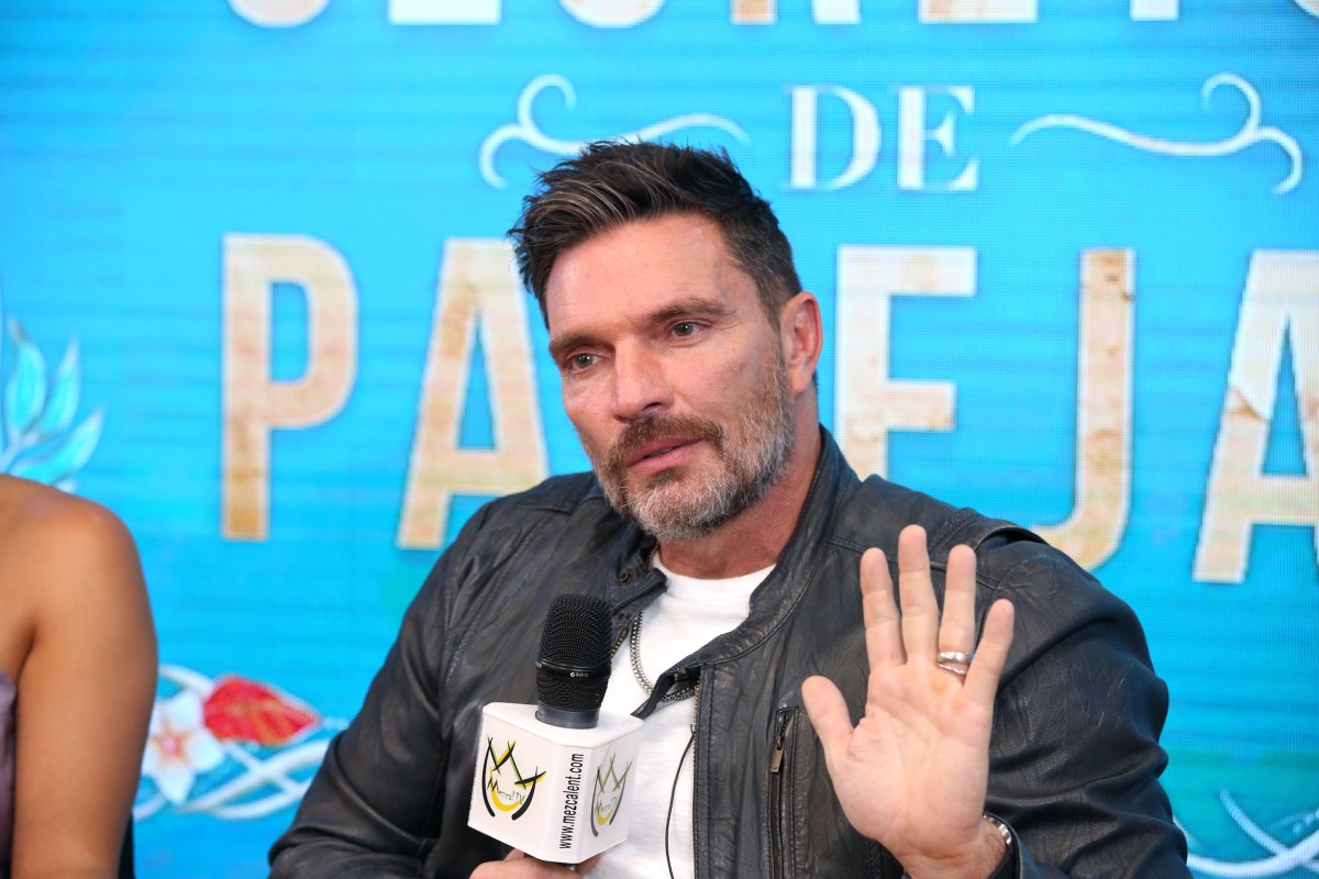 Julián Gil acusa a la mamá de Marjorie de Sousa de tener problemas con la bebida