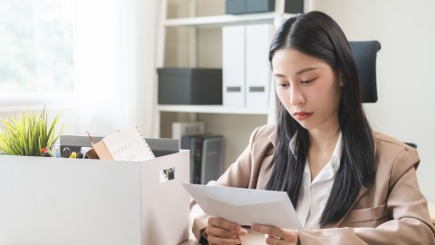 La creación de empleo continúa estancada en EE.UU., a causa de la política arancelaria de Donald Trump.