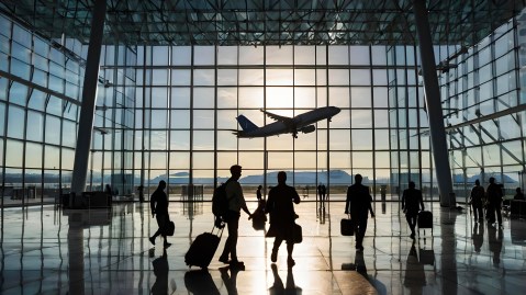 Las aerolíneas argumentan que la desregulación reducirá las tarifas y fomentará la competencia en beneficio de los pasajeros.