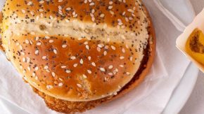 Para el Día de Trabajo hay varias opciones de restaurantes de cadenas de comida que estarán prestando servicio y ofrece descuentos y promociones.