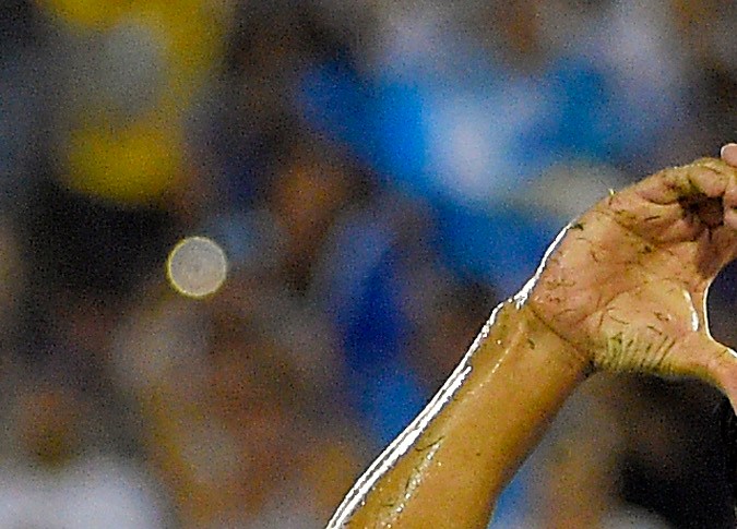 Carlos Ruiz de Guatemala (izquierda) celebra su gol con su compañero Jean Márquez durante la primera mitad de la final de la Copa Centroamericana Tigo USA 2014 contra Costa Rica, el sábado 13 de septiembre de 2014 en Los Ángeles. (Foto AP/Mark J. Terrill)