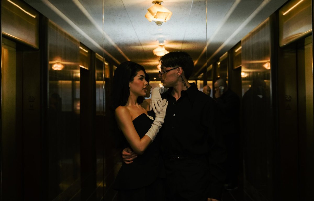 Peso Pluma y Kenia Os brillan en la Semana de la Moda de Nueva York