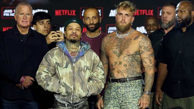 Jake Paul y Gervonta Davis durante la conferencia de prensa del combate.