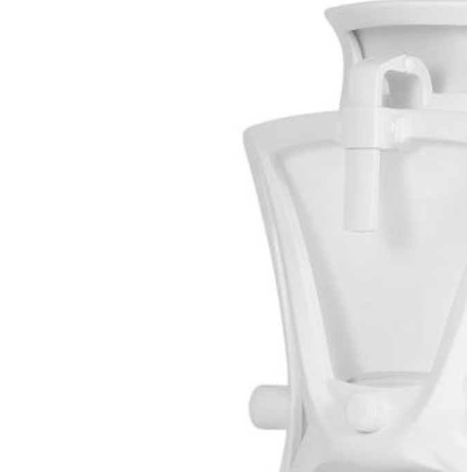 Esta silla cuenta con recubiertas de cuero en diversas partes de la silla.