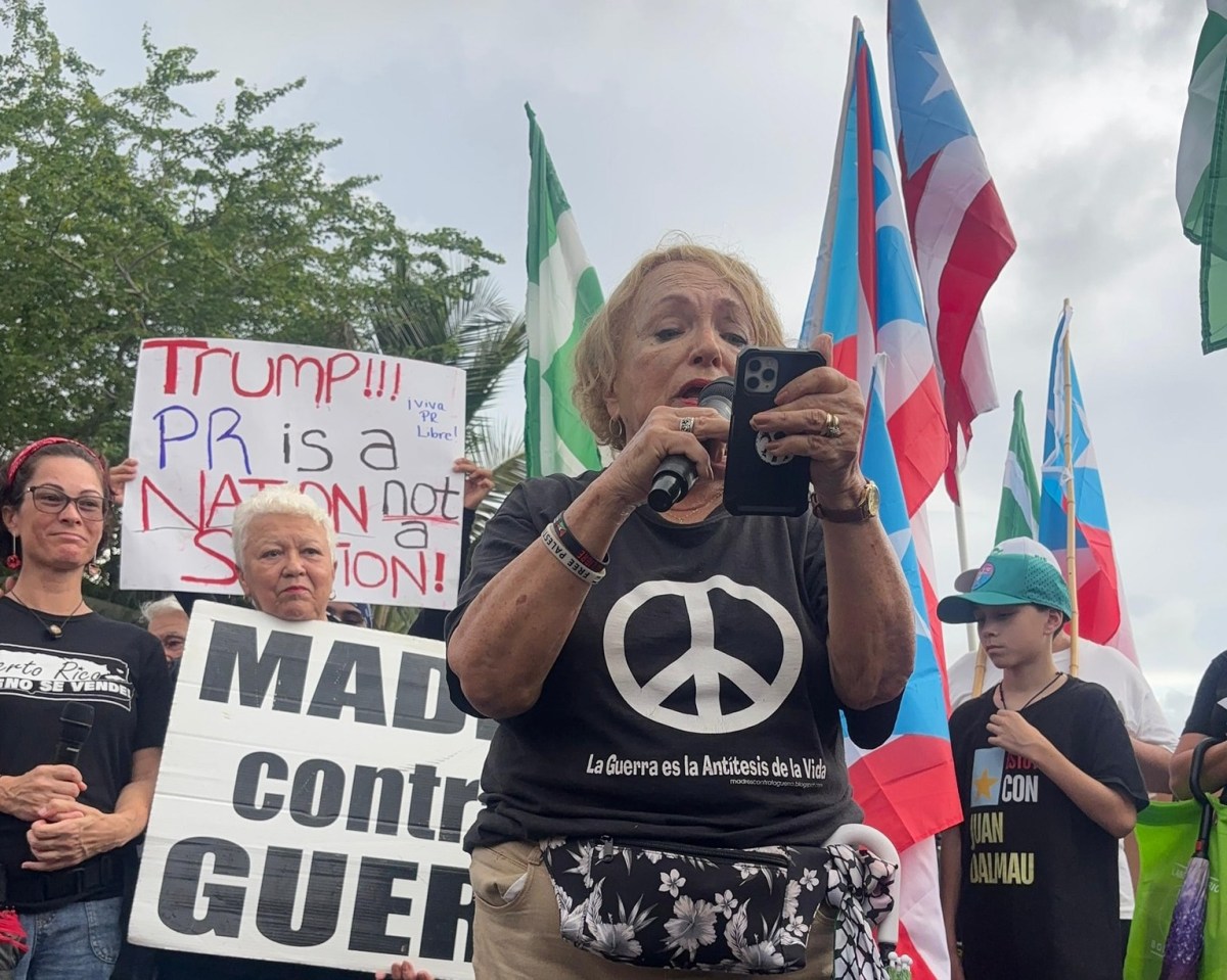 Madres contra la guerra se prepara para nueva protesta este sábado frente a base en Puerto Rico en rechazo a despliegue militar de EE.UU.