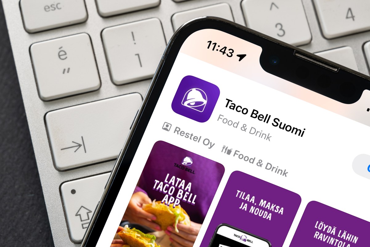 Taco Bell en apuros: Un pedido de 18,000 botellas de agua con IA pone en jaque su autoservicio