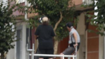 Manifestantes propalestinos protestan durante la decimoquinta etapa de la Vuelta ciclista a España que se disputa este domingo entre Vegadeo (Asturias).