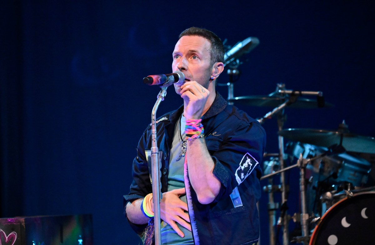 Chris Martin genera polémica por comentarios a fans israelíes durante show
