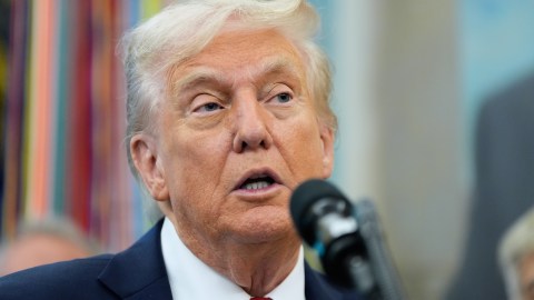 Trump cree que el gobierno federal podría cerrar el miércoles por falta de consenso