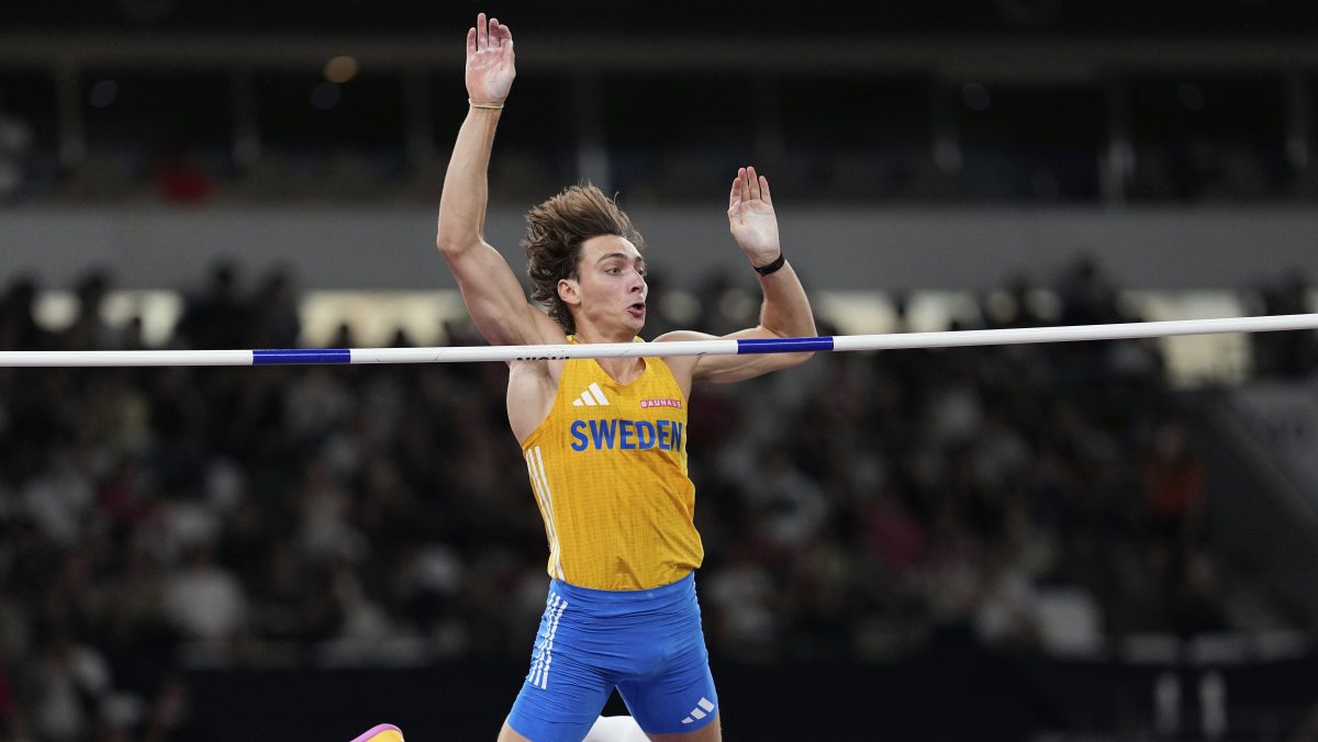 Armand Duplantis gana oro en Tokio y rompe su propio récord mundial con 6.30 metros