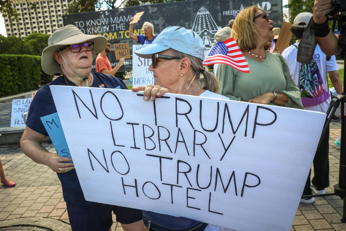 Florida autoriza entregar un terreno en Miami a Trump para su biblioteca presidencial