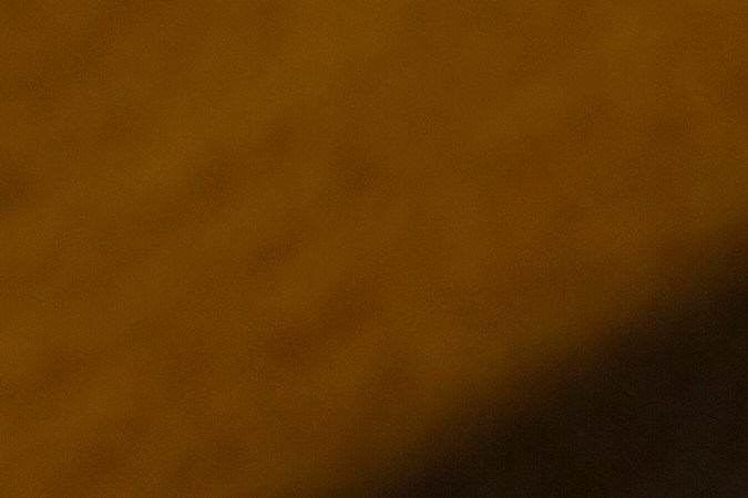 Siri responde en lugar del usuario, solicita al interlocutor que se identifique y explique el motivo de la llamada.