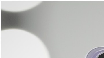 Ambos dispositivos apuntan a quienes buscan teléfonos ultradelgados, ligeros y con suficiente potencia para el día a día.