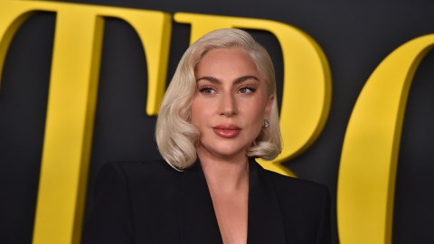 Este estreno empresarial de Lady Gaga llega justo en medio de su gira Mayhem Ball Tour.