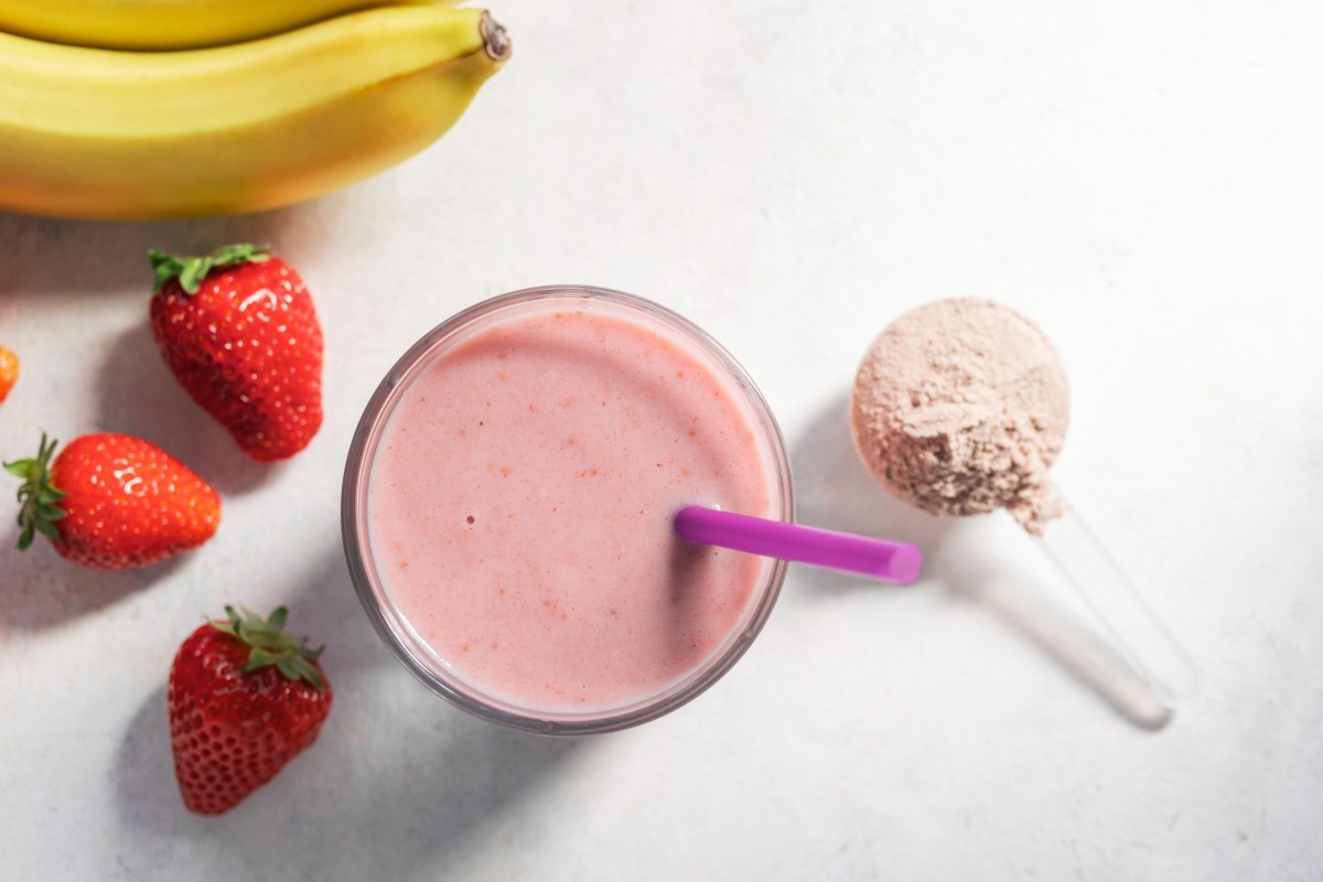 Batido de proteína para ganar masa muscular: Fresa, plátano y avena