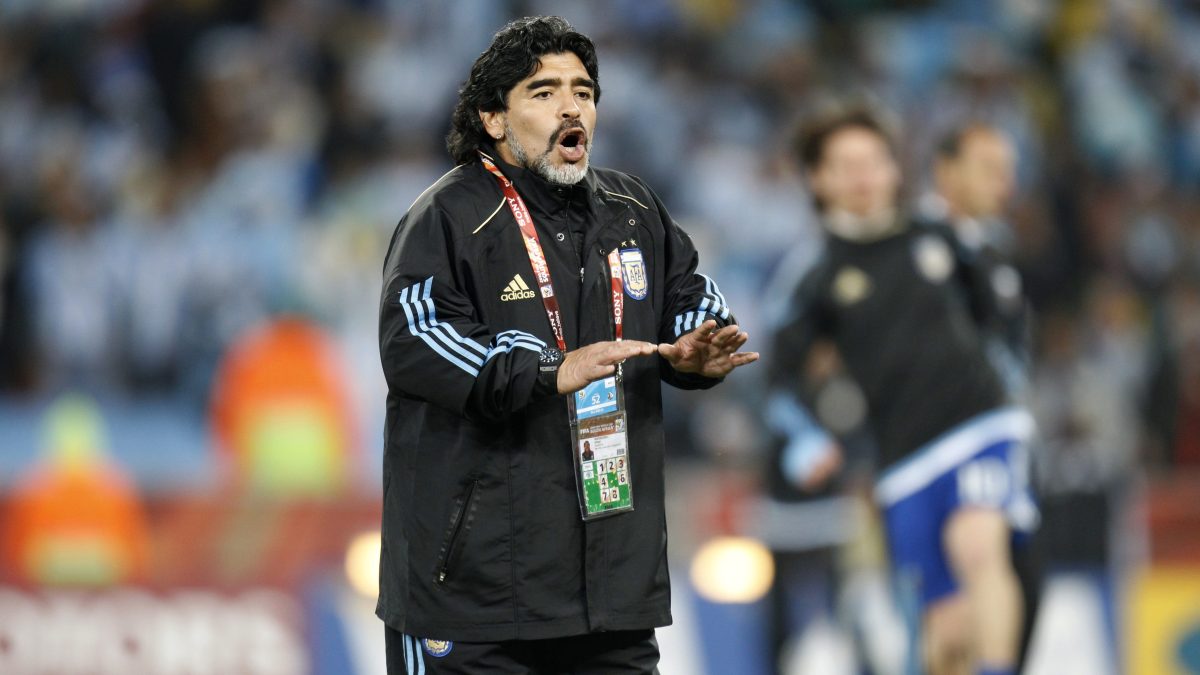 Hermanas de Diego Maradona procesadas por fraude con la marca del astro argentino