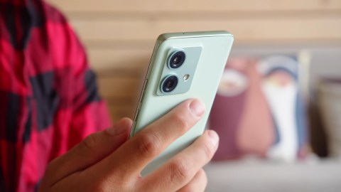 El Edge 40 Neo ofrece cámaras de 50 MP con enfoque instantáneo, una ventaja importante al realizar 'lives'.