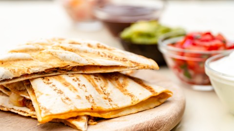 Chipotle regalará quesadillas por el Día Nacional de la Quesadilla.