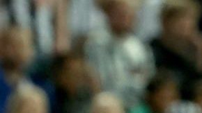 Marcus Rashford celebra su segundo gol con Jules Kounde y Fermín López.