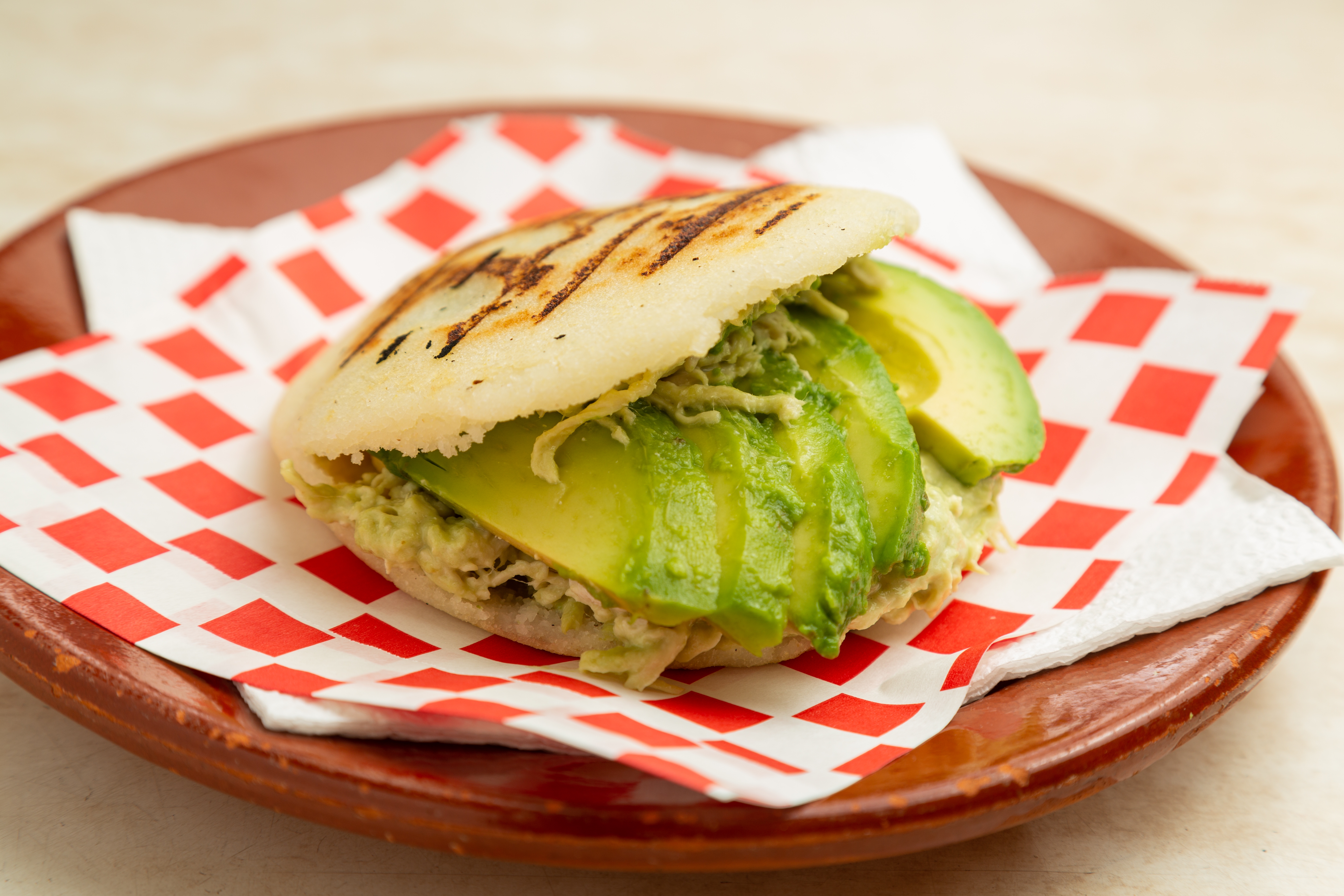Arepa reina pepiada: el sabor de Venezuela en el gran mundial de desayunos
