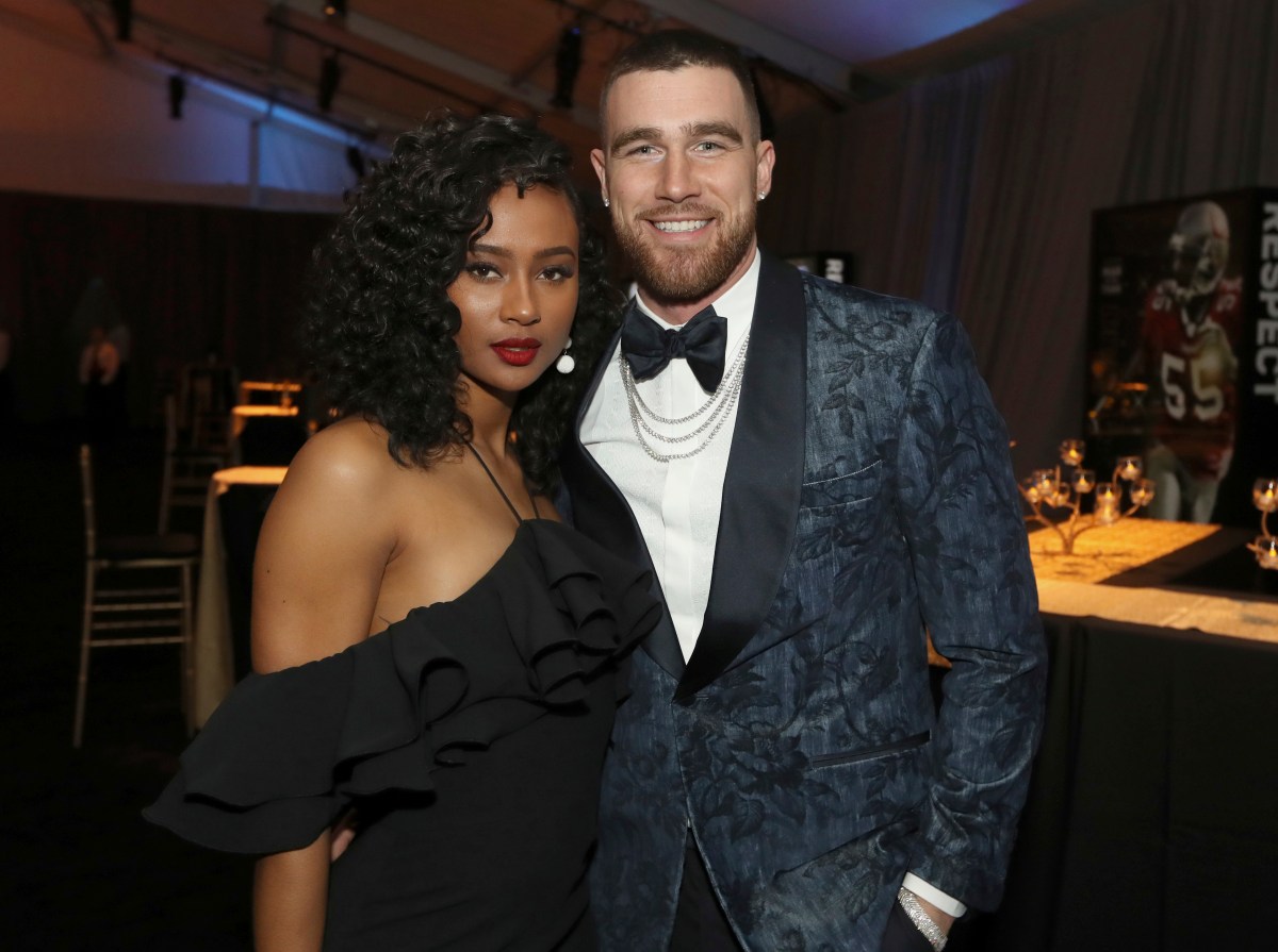 Chris Brown realiza baile sensual en pleno show con Kayla Nicole, ex de Travis Kelce