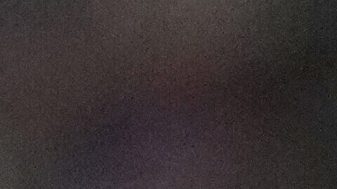 Nicolas Gonzalez disputa un balón con Jon Aramburu en el partido de Eliminatorias entre Argentina y Venezuela.