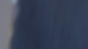 El presidente de Estados Unidos, Donald Trump, acompañado por la fiscal general Pam Bondi (der.), responde a una pregunta de los medios de comunicación durante una conferencia de prensa en la Oficina Oval de la Casa Blanca en Washington, D.C., EE. UU., el 15 de octubre de 2025.