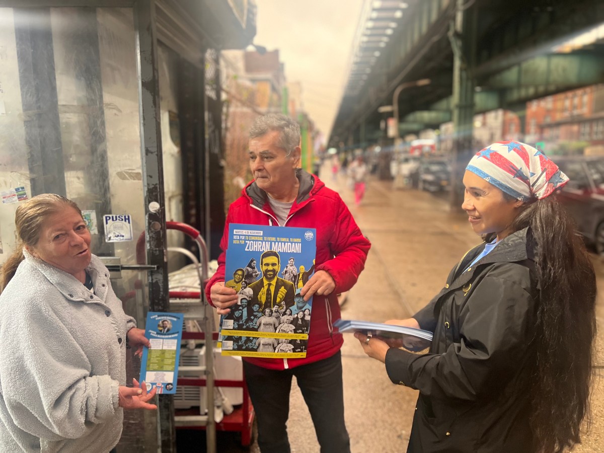 La última milla: seguidores de Mamdani y Cuomo intensifican llamado a votar