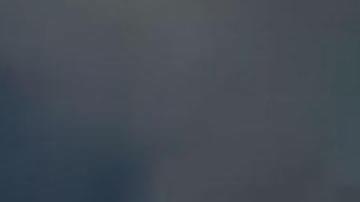 Captura de pantalla de un video publicado en la cuenta oficial de la red social X @SecWar del secretario del Departamento de Defensa estadounidense, Pete Hegseth, que muestra un ataque contra una embarcación en aguas del océano Pacífico.