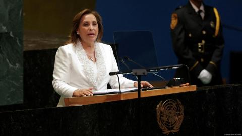 Su destitución se debió a la "permanente incapacidad moral" para enfrentar la creciente inseguridad ciudadana y el auge del crimen organizado.