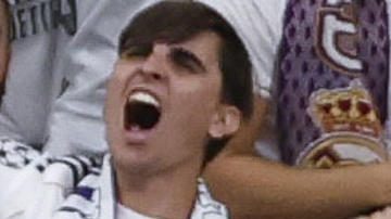 Los jugadores del Real Madrid celebran el gol marcado por el delantero Jude Bellingham contra el Barcelona, durante el partido de la décima jornada de LaLiga EA Sports, que Real Madrid y FC Barcelona disputan este domingo en el estadio Santiago Bernabéu.