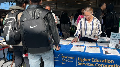 Feria de carreras y universidades en Brooklyn College.