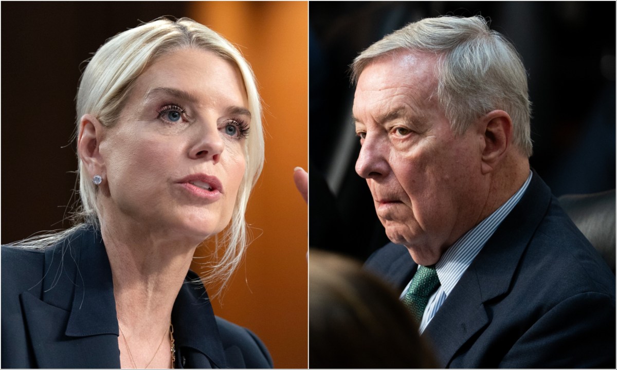 Bondi arremete contra senador de Illinois: "Ojalá amaran a Chicago tanto como odian a Trump"