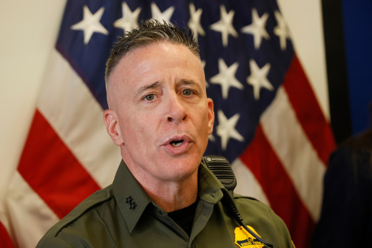 Comandante de Patrulla Fronteriza acusado de violar orden judicial en redadas en Chicago