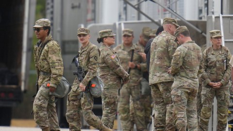 A los 200 miembros de la Guardia Nacional de Texas, podrían unirse 300 soldados de Illinois.