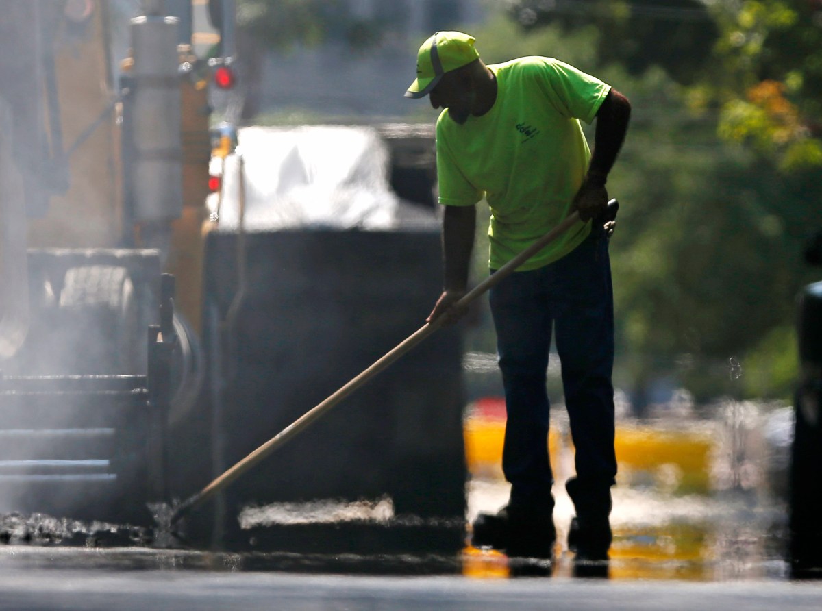 Nueva York invertirá más de $600 millones en renovar carreteras en 2026, anuncia Hochul