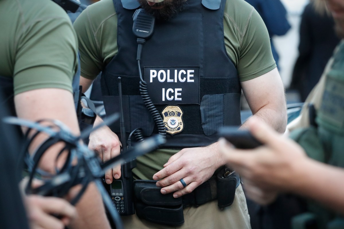 Liberan a estadounidense detenida por ICE en Florida que gritaba: “Soy ciudadana”